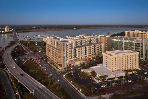 Holiday Inn Express Charleston Downtown - Medical Area an IHG Hotel - image 32