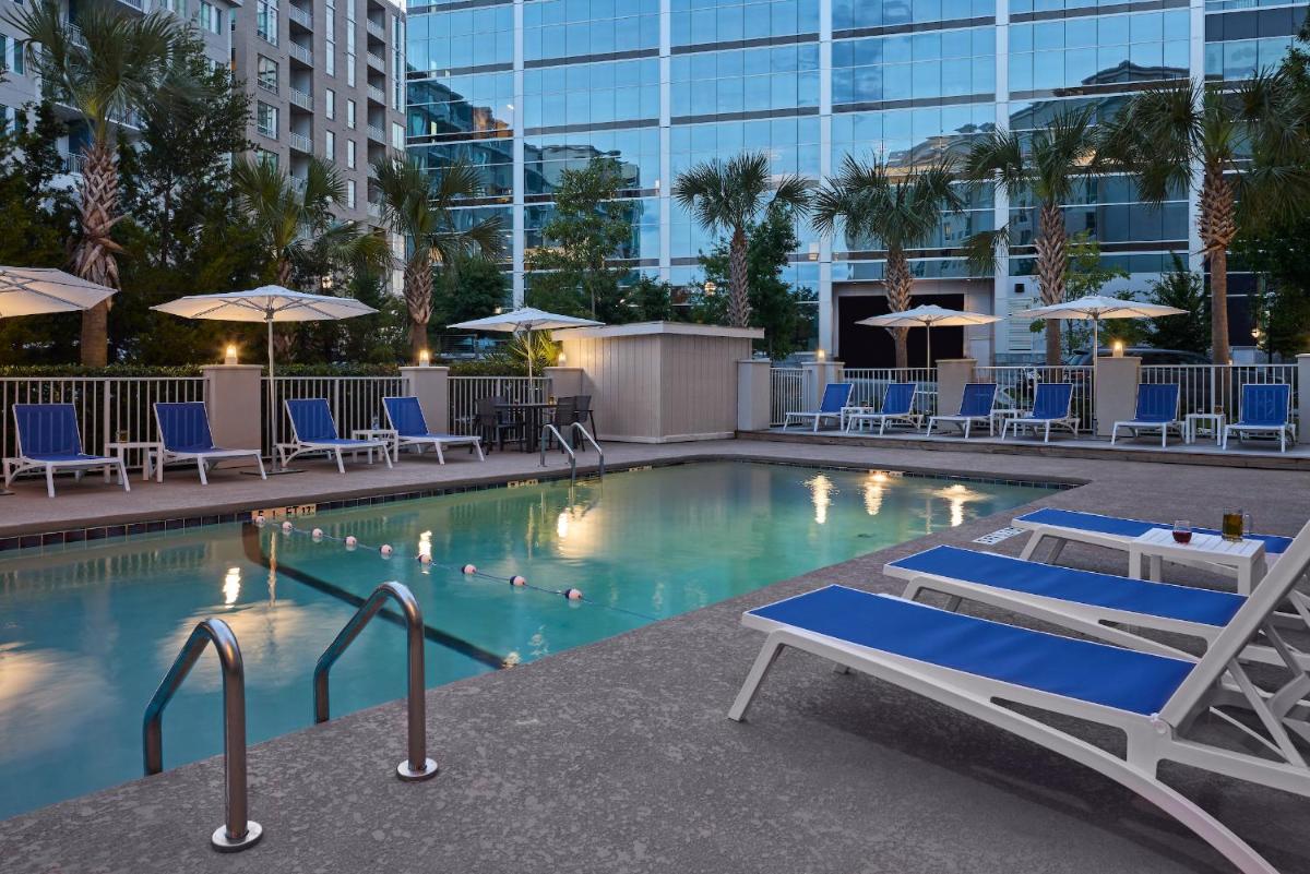 Holiday Inn Express Charleston Downtown - Medical Area an IHG Hotel - image 5