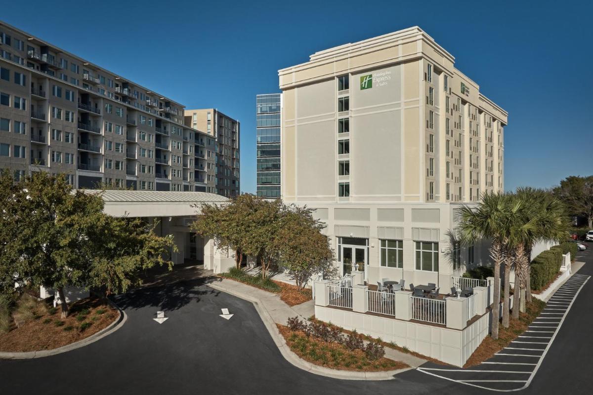 Holiday Inn Express Charleston Downtown - Medical Area an IHG Hotel - image 6