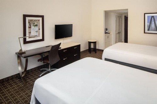 Holiday Inn Charleston Historic Downtown an IHG Hotel - image 16