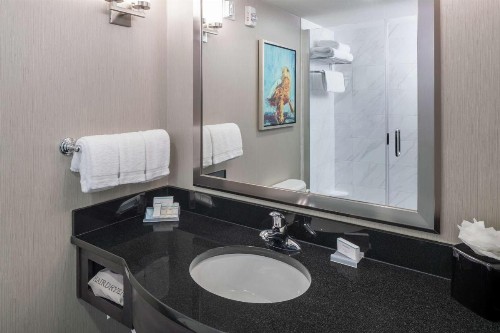 Hilton Garden Inn Charleston Waterfront/Downtown - image 18