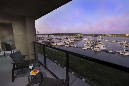 Hilton Garden Inn Charleston Waterfront/Downtown - image 2