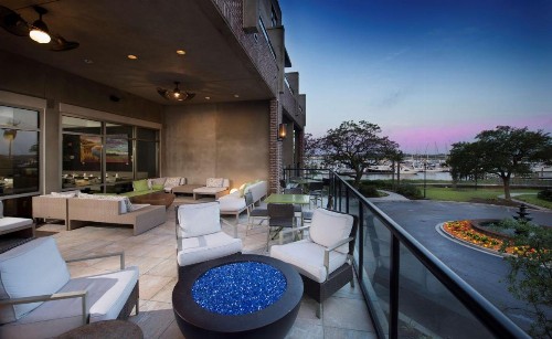 Hilton Garden Inn Charleston Waterfront/Downtown - image 3