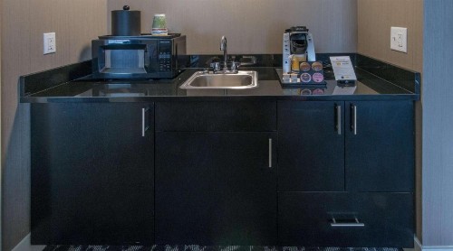Hilton Garden Inn Charleston Waterfront/Downtown - image 40