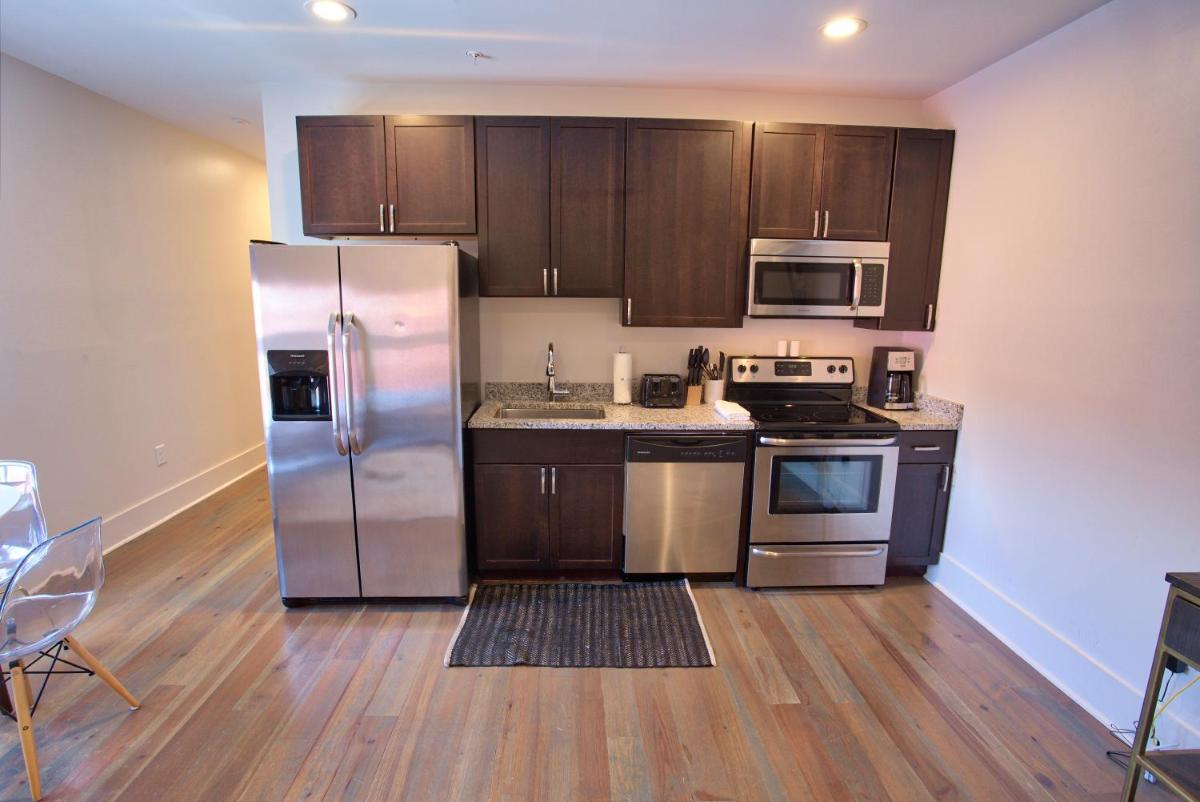 493 King Two Bedroom Suites - image 7