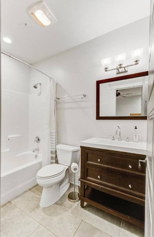 493 King Two Bedroom Suites - image 9