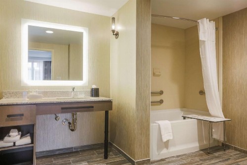 Homewood Suites By Hilton Charleston Historic District - image 25