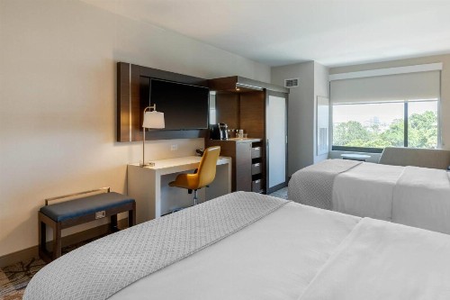 Cambria Hotel Charleston Riverview - image 21
