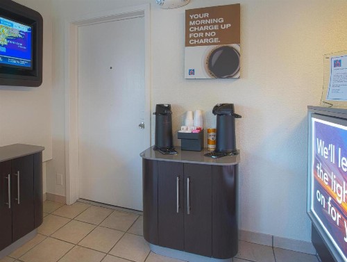 Motel 6-Charleston - North