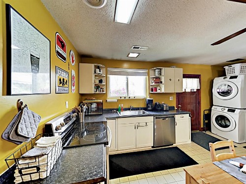 Classic Ranch Home - Near Charleston & Folly Beach Home - image 8