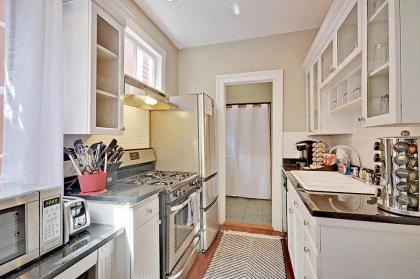 Quiet 2BD Condo in the midst of Culinary Paradise Charleston South Carolina