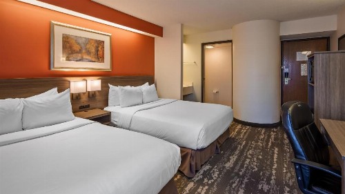Charlevoix Inn & Suites SureStay Collection by Best Western - image 22