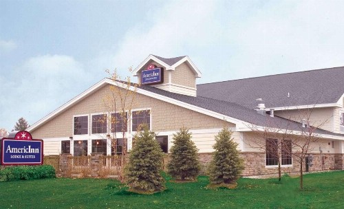 AmericInn by Wyndham Charlevoix - image 1