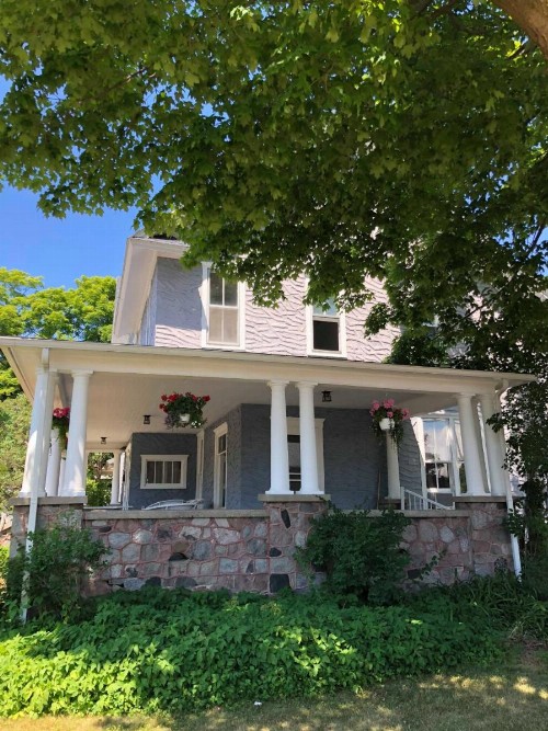 Charlevoix House - image 23