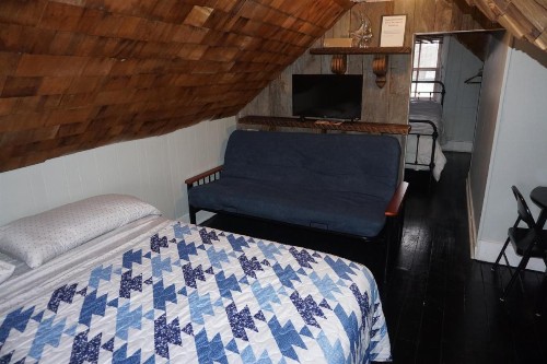 Charlevoix House - image 39