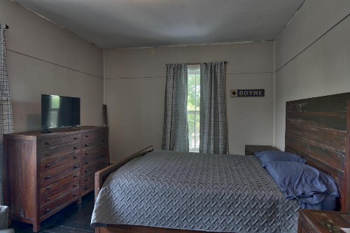 Charlevoix House - image 49