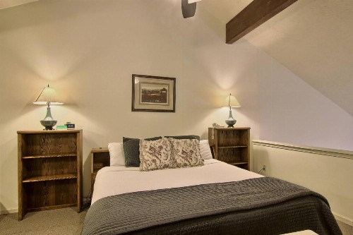 209 Pointes North Inn - image 27