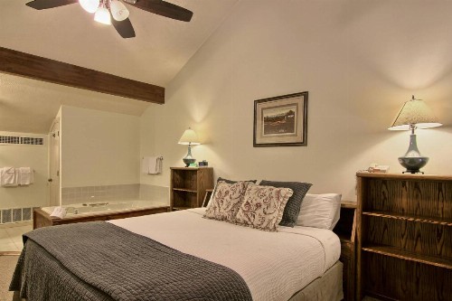 209 Pointes North Inn - image 7