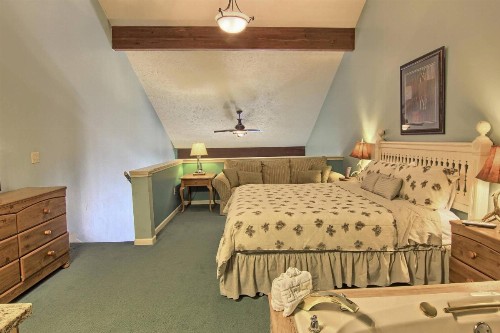 210 Pointes North Inn - image 2