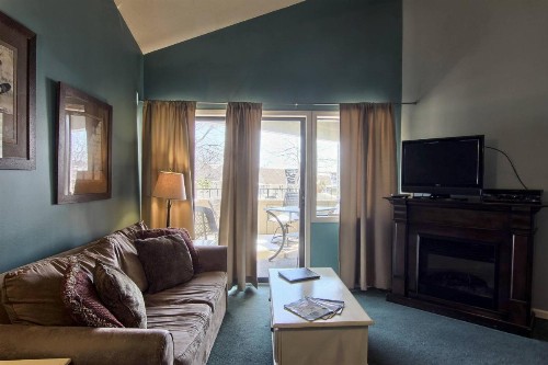 210 Pointes North Inn - image 23