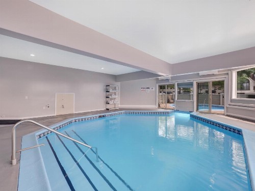 210 Pointes North Inn - image 6