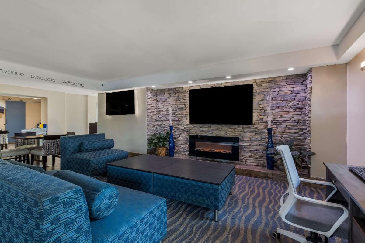 Quality Inn & Suites Charlotte Airport - image 2