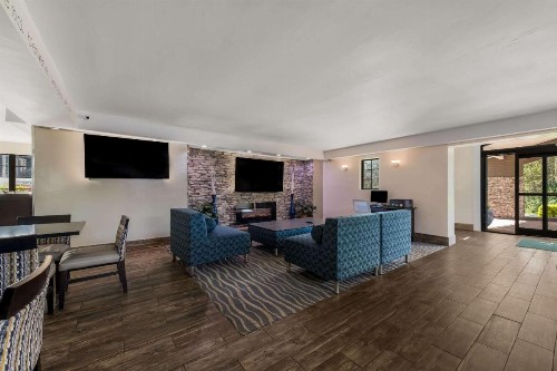 Quality Inn & Suites Charlotte Airport - image 4