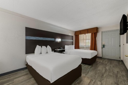 Quality Inn & Suites Charlotte Airport - image 43