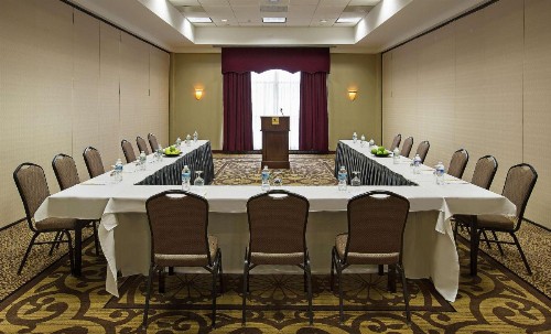 DoubleTree by Hilton Charlotte Airport - image 16