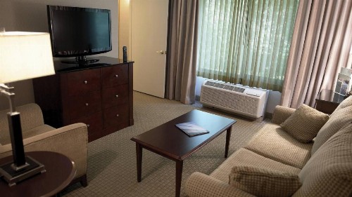 DoubleTree by Hilton Charlotte Airport - image 26