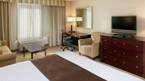 DoubleTree by Hilton Charlotte Airport - image 29