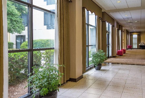 DoubleTree by Hilton Charlotte Airport - image 4
