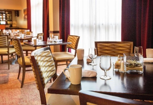 DoubleTree by Hilton Charlotte Airport - image 8
