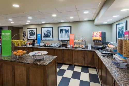 Hampton Inn Charlotte University Place - image 8