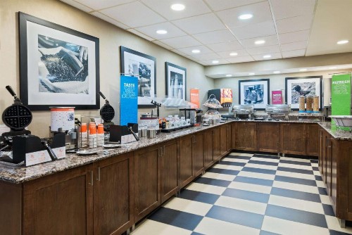 Hampton Inn Charlotte University Place - image 9