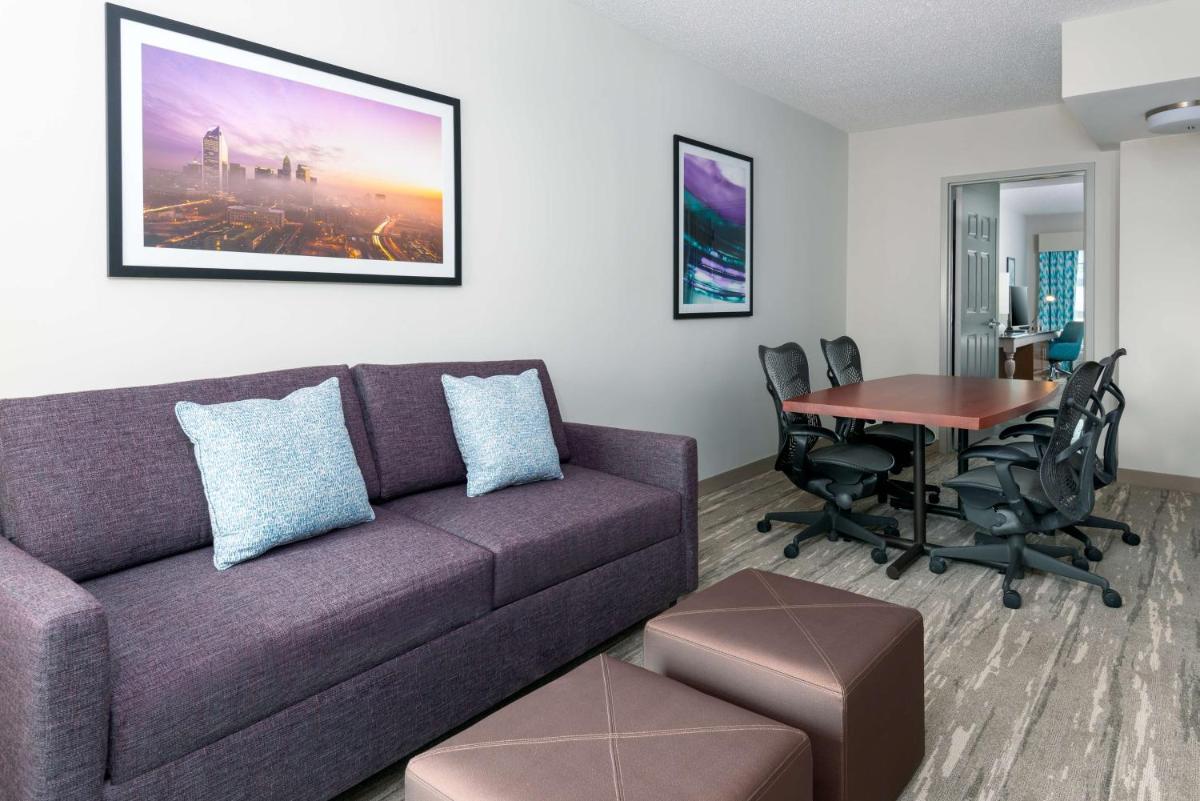 Hilton Garden Inn Charlotte Uptown - image 2
