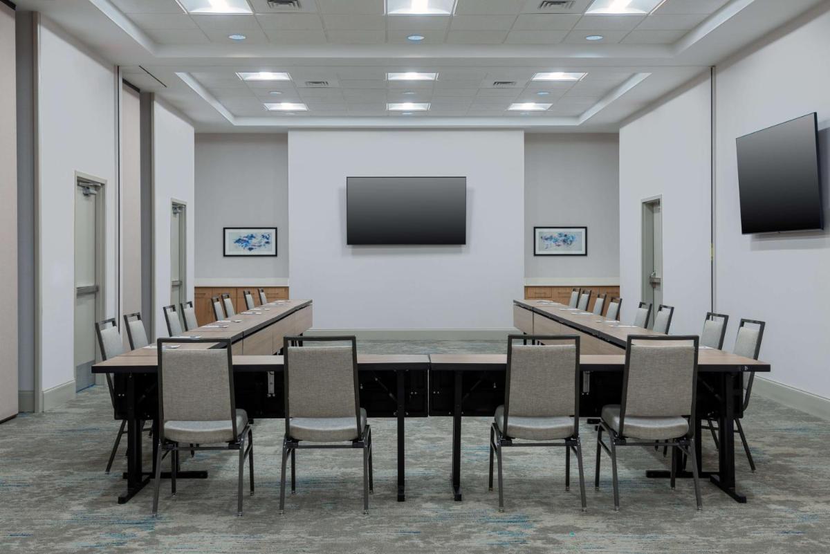 Hilton Garden Inn Charlotte Uptown - image 3