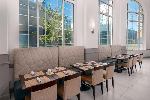 Hilton Garden Inn Charlotte Uptown - image 30