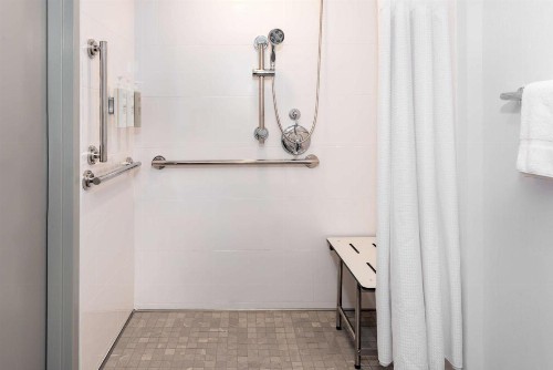 Hilton Garden Inn Charlotte Uptown - image 6