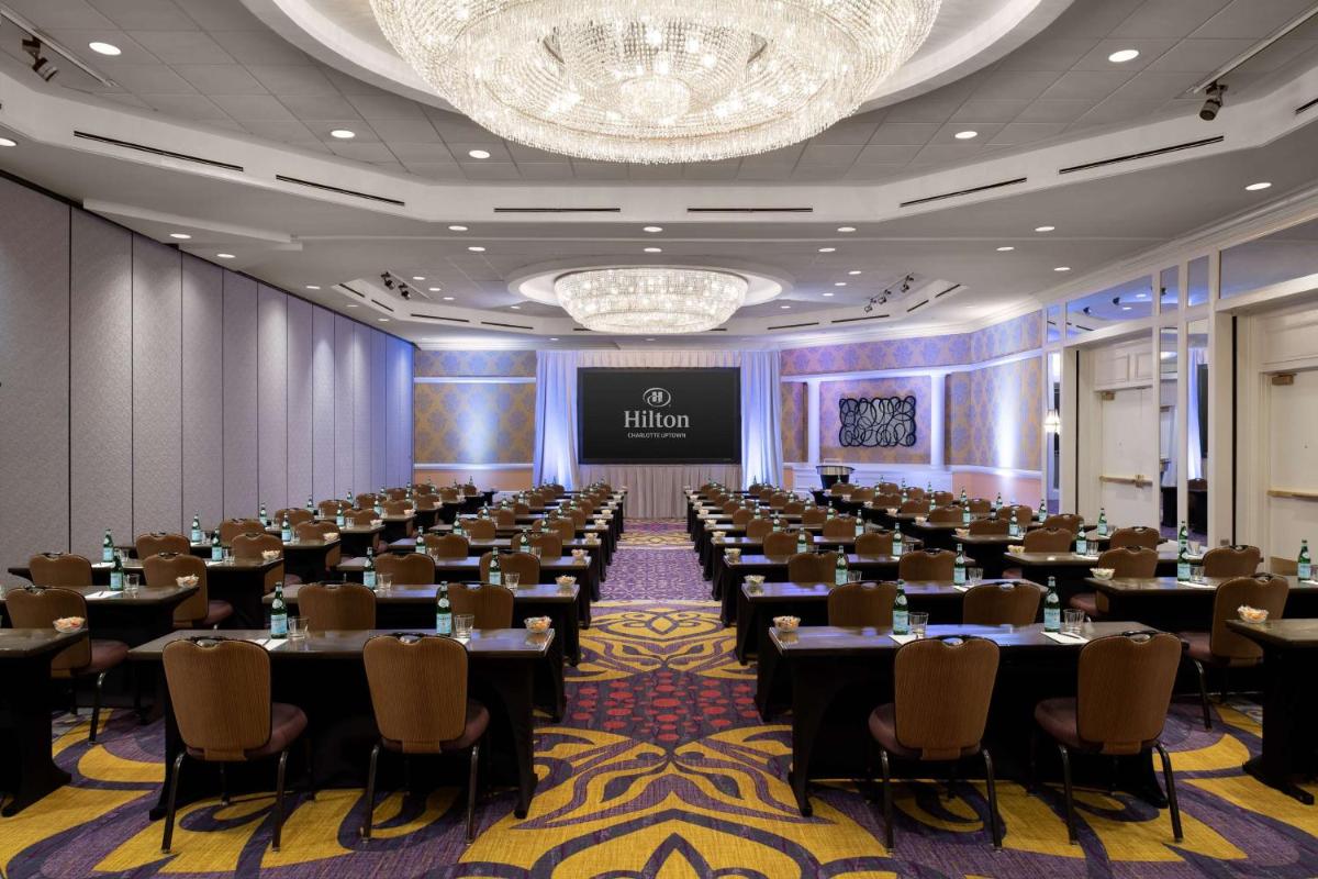 Hilton Charlotte Uptown - image 3
