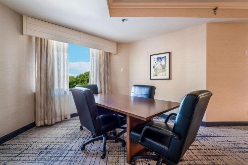 Hilton Charlotte Executive Park - image 31