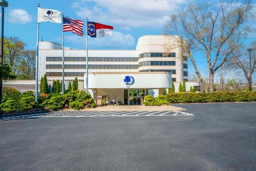 Hilton Charlotte Executive Park - image 37