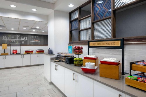 Hampton Inn Charlotte Uptown - image 2