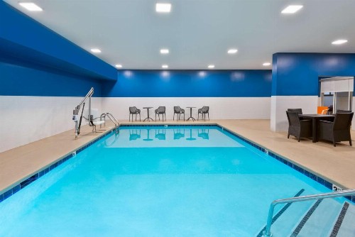 Hampton Inn Charlotte Uptown - image 25