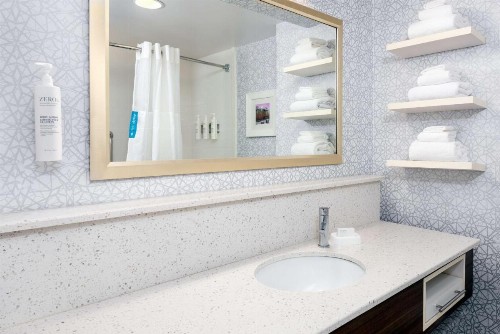 Hampton Inn Charlotte Uptown - image 4
