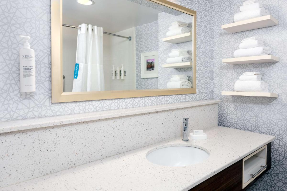 Hampton Inn Charlotte Uptown - image 4