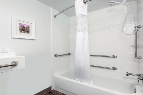 Hampton Inn Charlotte Uptown - image 40