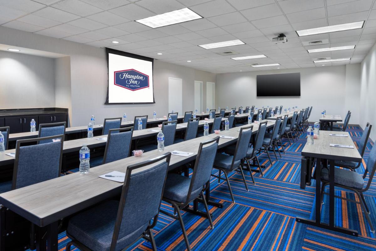 Hampton Inn Charlotte Uptown - image 5