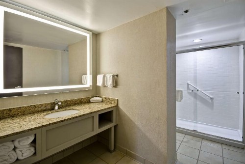 Embassy Suites Charlotte - image 29