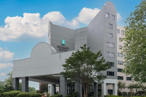 Embassy Suites Charlotte - image 3
